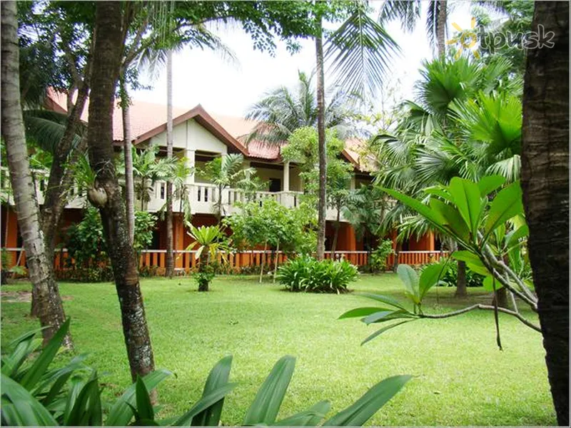 Фото отеля Patong Leelavadee Hua Ting Holiday Inn Phuket 4* о. Пхукет Таиланд экстерьер и бассейны