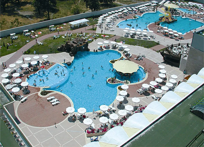 Фото отеля Санкт-Петербург Парк-Отель 4* Пловдив Болгария экстерьер и бассейны