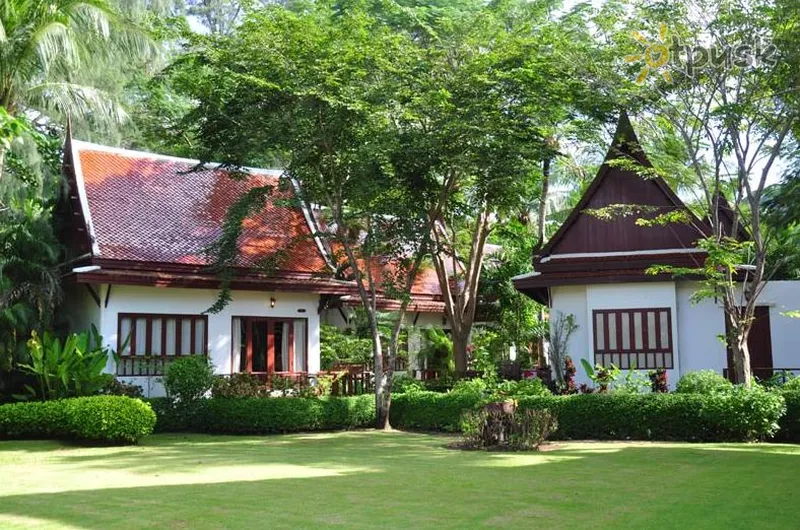Фото отеля Royal Lanta Resort & Spa 4* о. Ланта Таиланд экстерьер и бассейны