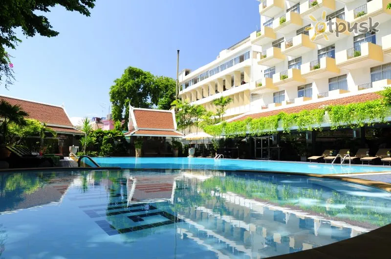Фото отеля Golden Beach Hotel 3* Паттайя Таиланд экстерьер и бассейны