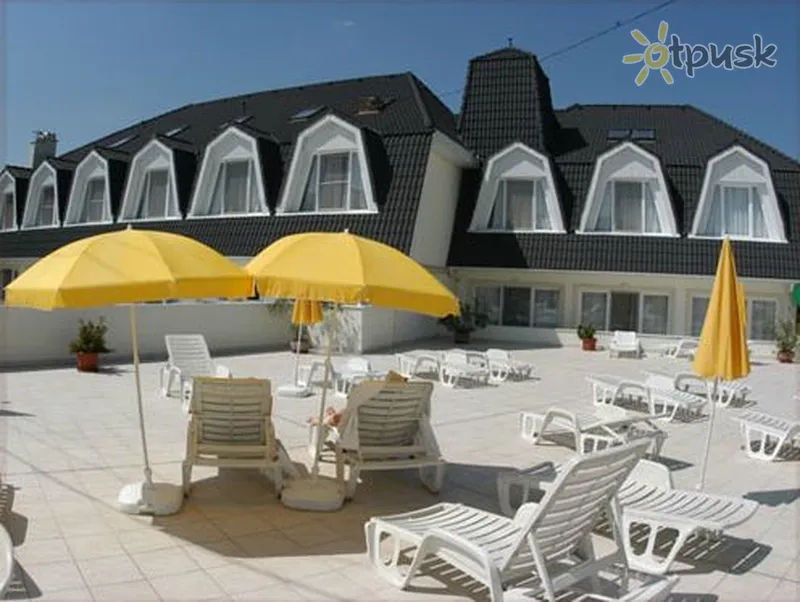 Фото отеля Aqua Blue Hotel 4* Хайдусобосло Угорщина екстер'єр та басейни