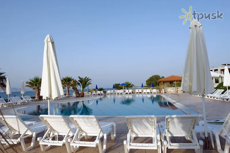 Фото отеля Irina Beach Hotel 3* par. Kos Grieķija ārpuse un baseini