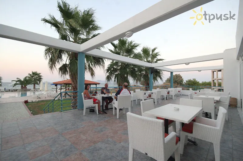 Фото отеля Irina Beach Hotel 3* Kosas Graikija barai ir restoranai