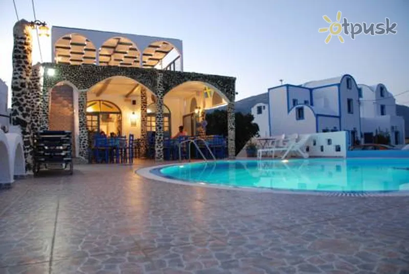 Фото отеля Honeymoon Beach Apartments 3* о. Санторіні Греція екстер'єр та басейни