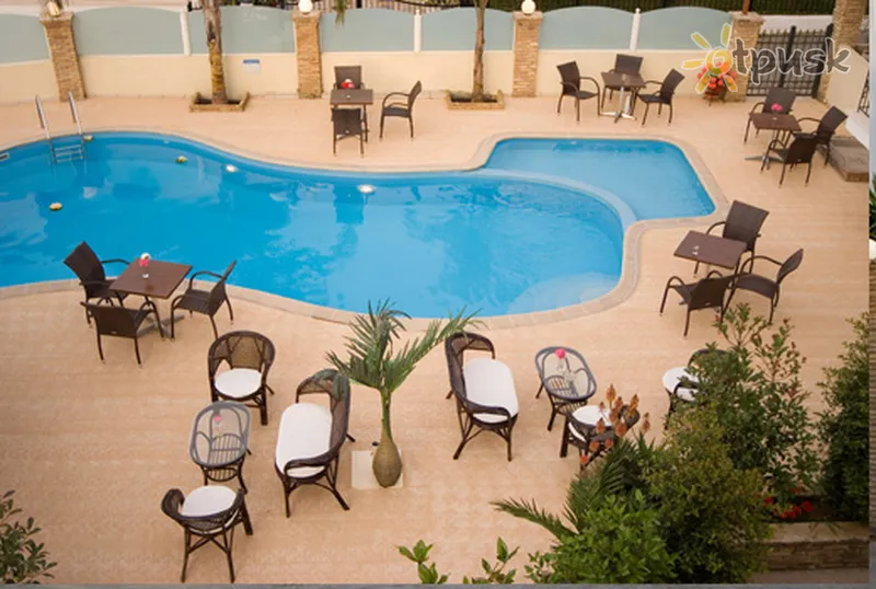 Фото отеля Theoxenia Hotel Apartments 3* Peloponēsa Grieķija ārpuse un baseini