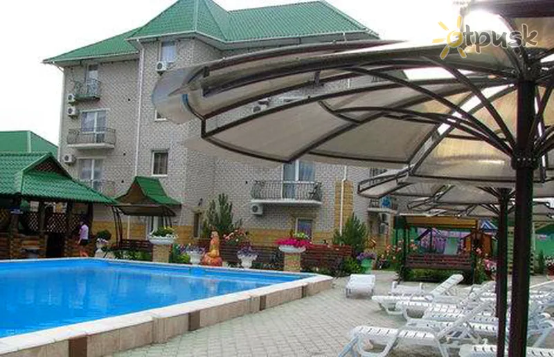 Фото отеля Пунсовий Вітрило 3* Залізний порт Україна екстер'єр та басейни