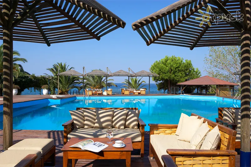 Фото отеля Kamari Beach Hotel 3* Tasas Graikija išorė ir baseinai