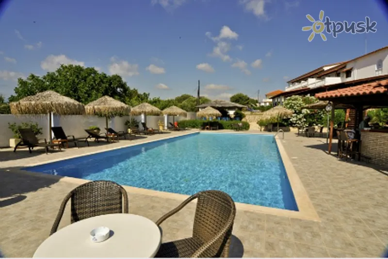 Фото отеля Navarone Hotel 3* Пелопоннес Греція екстер'єр та басейни