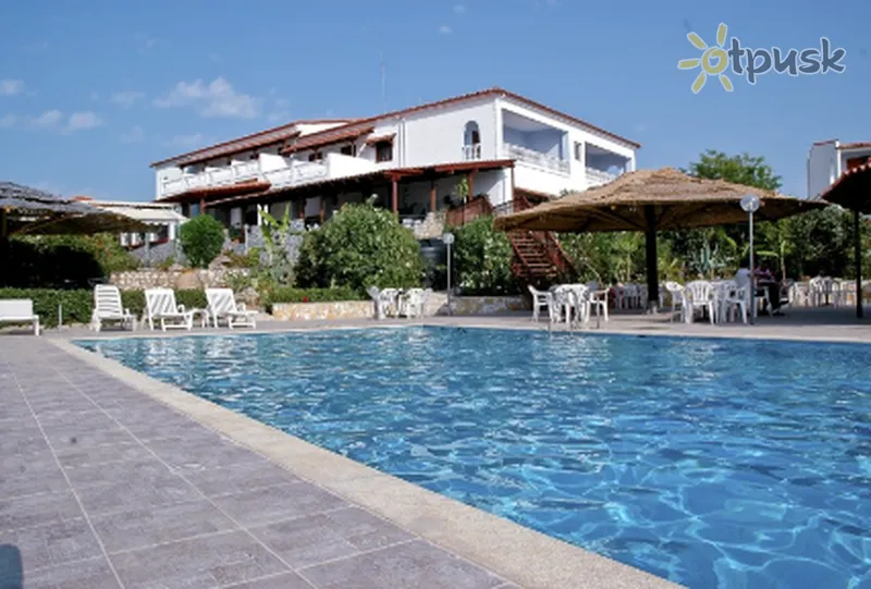 Фото отеля Navarone Hotel 3* Peloponēsa Grieķija ārpuse un baseini