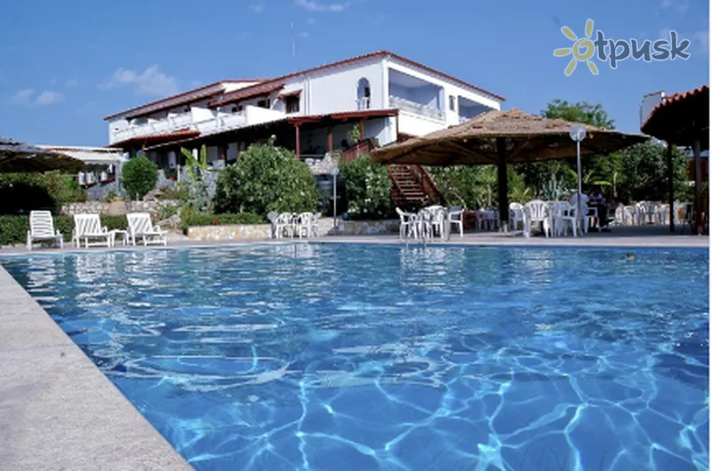 Фото отеля Navarone Hotel 3* Peloponesas Graikija išorė ir baseinai