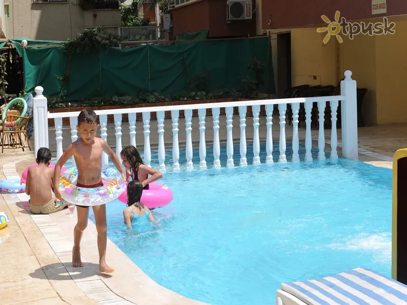 Фото отеля Holiday World Hotel 3* Alanija Turkija išorė ir baseinai