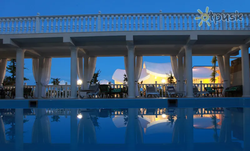 Фото отеля Релакс центр Ірей 4* Алушта Крим екстер'єр та басейни