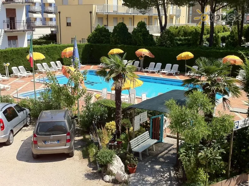 Фото отеля Altinate Hotel 3* Lido di Jesolo Italija išorė ir baseinai