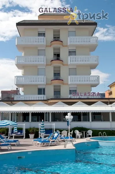 Фото отеля Galassia Hotel 3* Lido di Jesolo Italija išorė ir baseinai