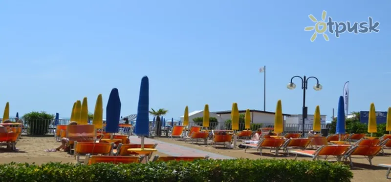 Фото отеля La Lanterna Hotel 3* Лідо Ді Езоло Італія пляж