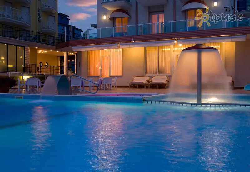 Фото отеля Mirafiori Hotel 3* Lido di Jesolo Italija išorė ir baseinai