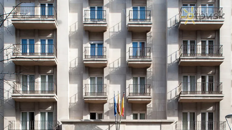 Фото отеля Catalonia Diagonal Centro 4* Barselona Spānija ārpuse un baseini