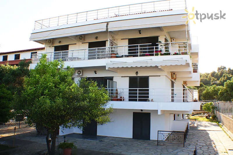 Фото отеля Salonikiou Beach Deluxe Apartments 3* Halkidiki — Sitonija Grieķija ārpuse un baseini