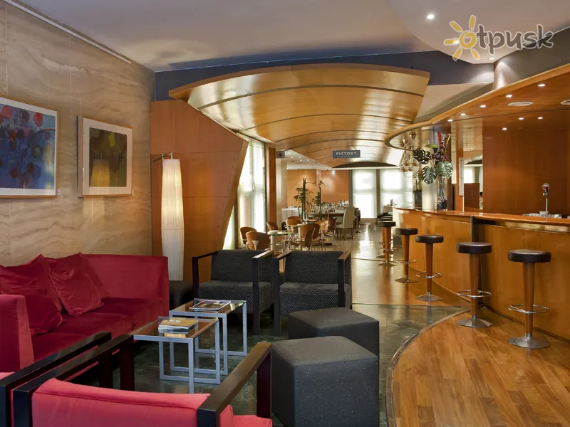 Фото отеля Exe Cristal Palace 4* Barselona Spānija bāri un restorāni