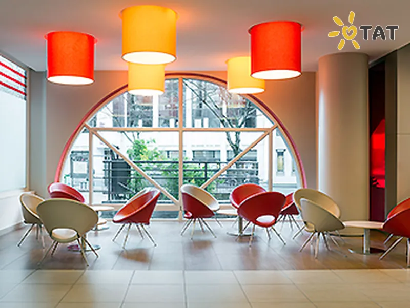 Фото отеля Ibis Paris Tour Eiffel Cambronne 3* Париж Франція лобі та інтер'єр