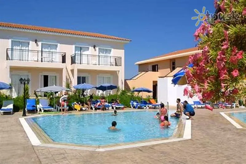 Фото отеля Akamanthea Holiday Village 4* Patoss Kipra ārpuse un baseini