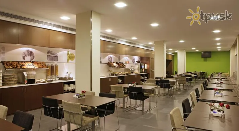 Фото отеля Holiday Inn Express Barcelona City 22 3* Barselona Ispanija barai ir restoranai