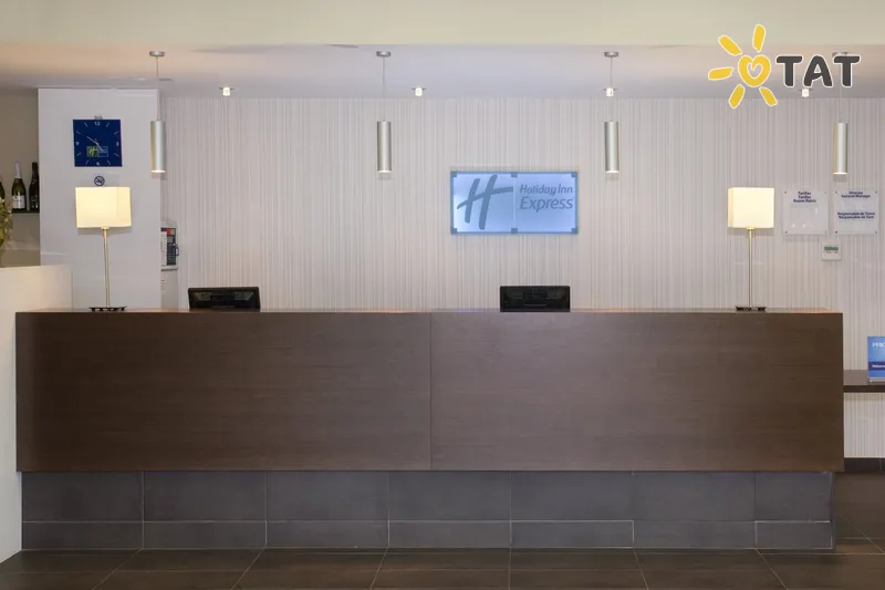 Фото отеля Holiday Inn Express Barcelona Sant Cugat 3* Барселона Испания лобби и интерьер