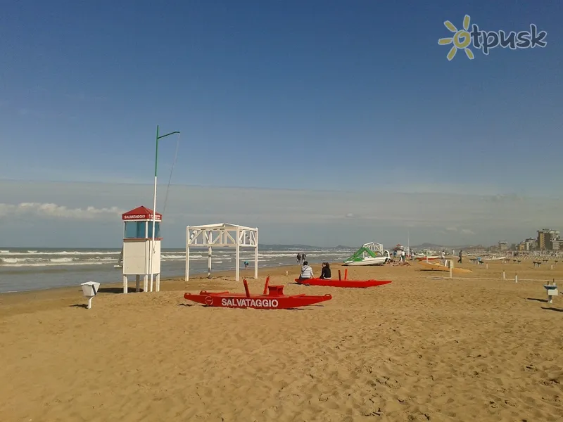 Фото отеля Nives 3* Rimini Itālija pludmale