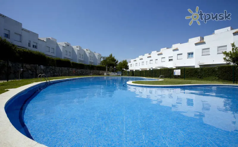 Фото отеля Villas Cumbres de Salou Apartments 2* Коста Дорада Іспанія екстер'єр та басейни