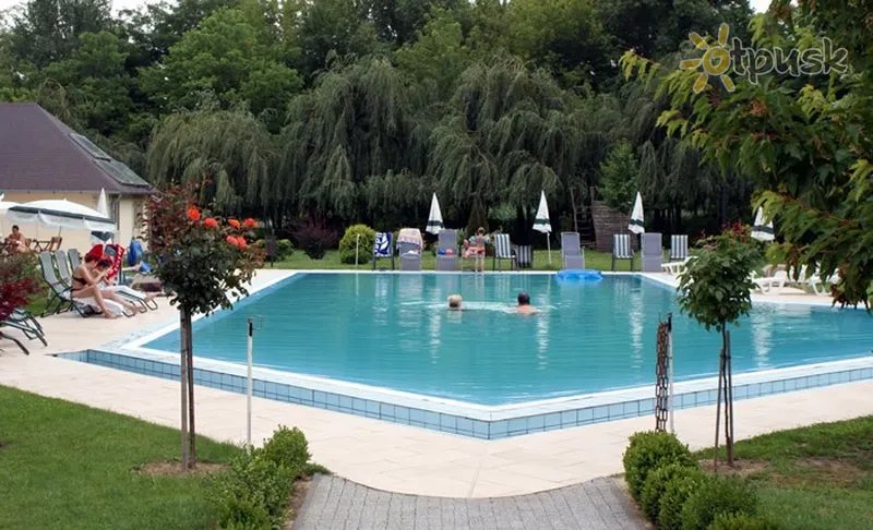 Фото отеля Batthyany Kastelyhotel 3* Хевіз Угорщина екстер'єр та басейни