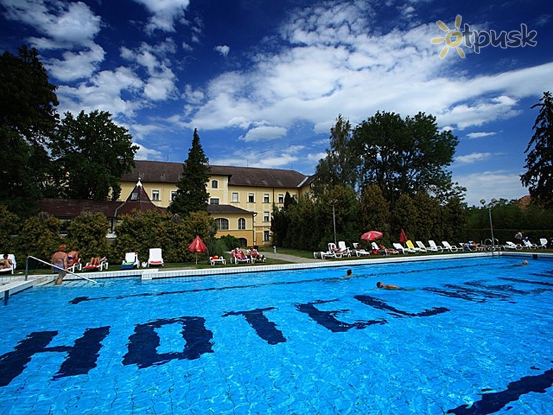 Фото отеля Hunguest Hotel Helios Superior 3* Хевиз Венгрия экстерьер и бассейны