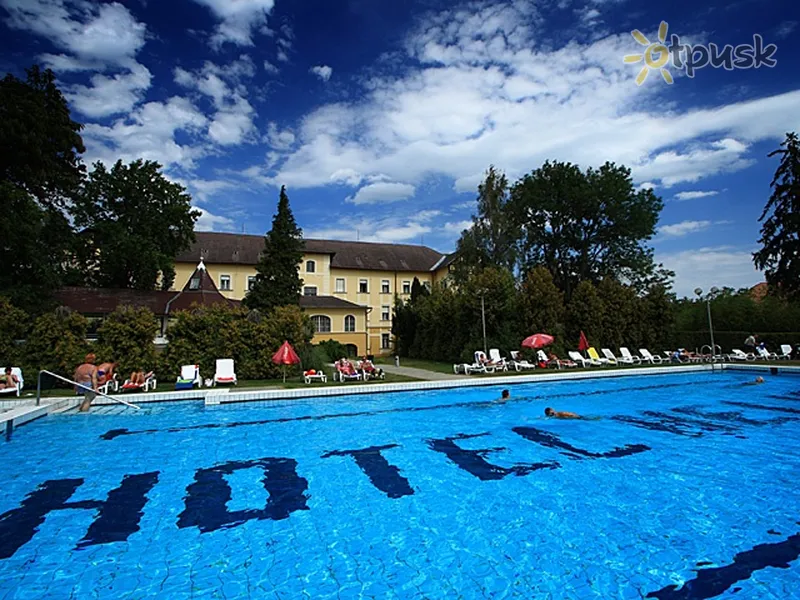 Фото отеля Hunguest Hotel Helios Superior 3* Heviz Ungārija ārpuse un baseini