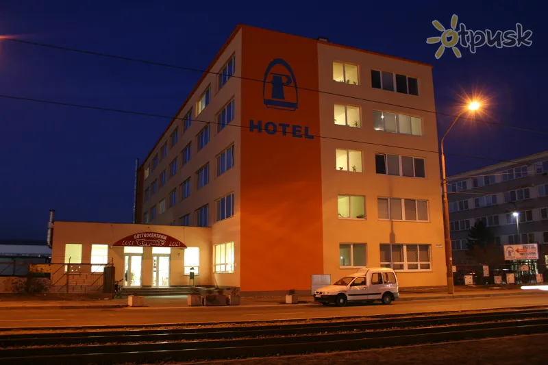 Фото отеля Prim Hotel & Hostel 2* Братислава Словакия экстерьер и бассейны