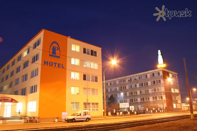 Фото отеля Prim Hotel & Hostel 2* Братислава Словакия экстерьер и бассейны