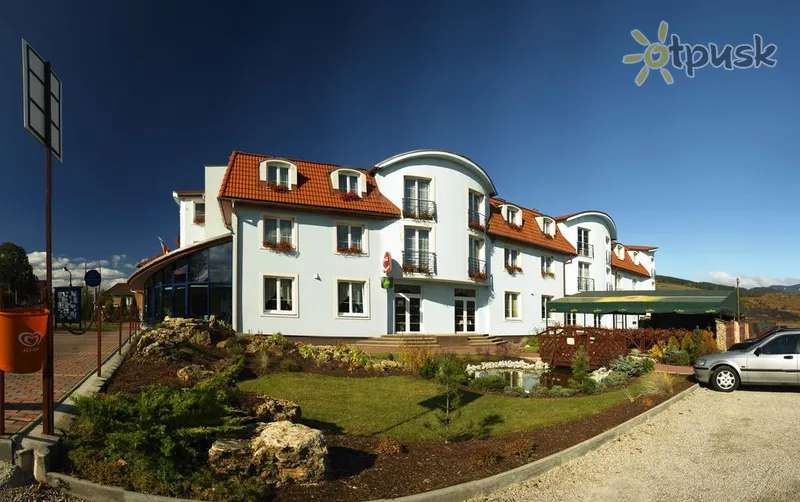 Фото отеля Penzion Fontana 3* Бешенева Словакия экстерьер и бассейны