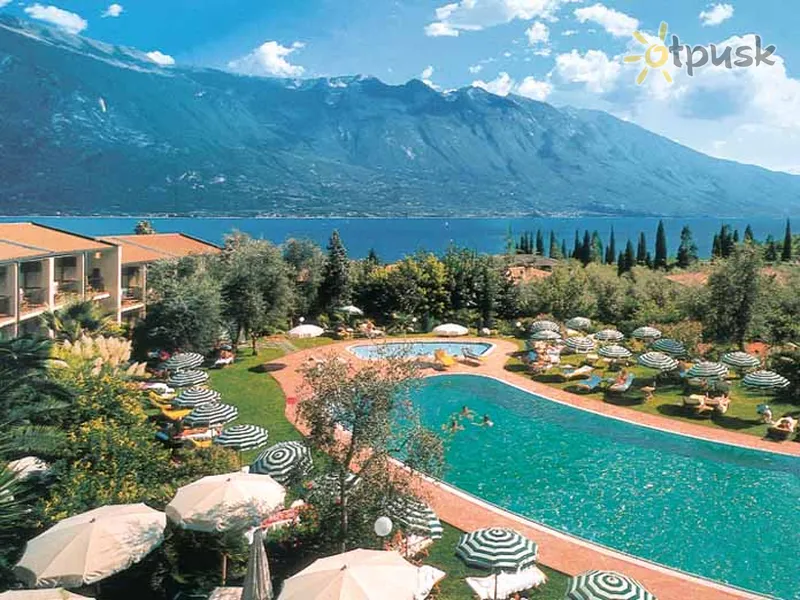 Фото отеля Cristina 3* Оз. Гарда Італія екстер'єр та басейни