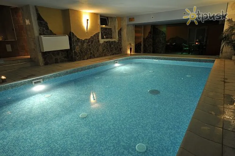 Фото отеля Dixon Kongres Hotel 4* Banska Bistrica Slovākija ārpuse un baseini