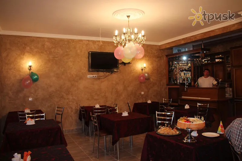 Фото отеля Сказка 3* Гагра Абхазия бары и рестораны