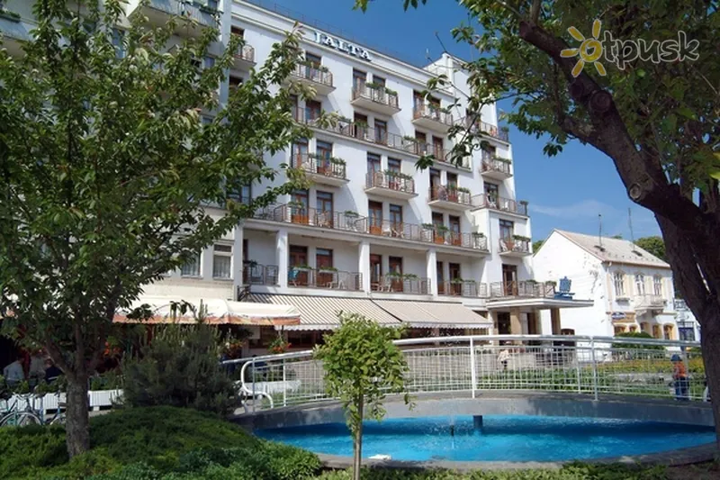 Фото отеля Jalta & Dependances Hotel 2* Piestany Slovakija išorė ir baseinai