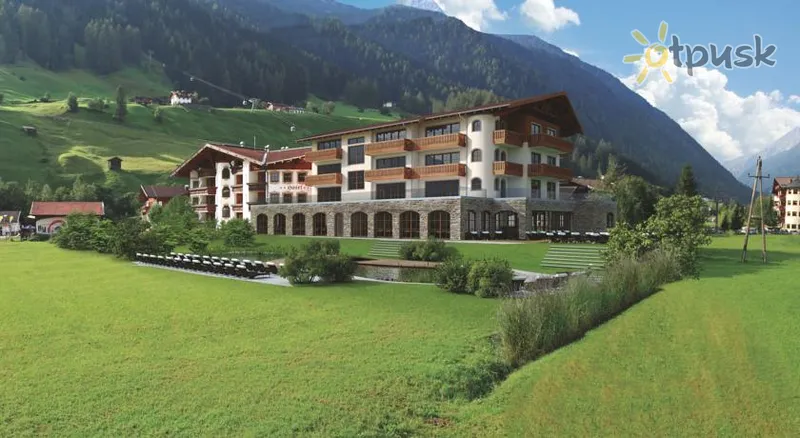 Фото отеля Alpeiner Nature Resort Tirol 4* Neustift Austrija išorė ir baseinai