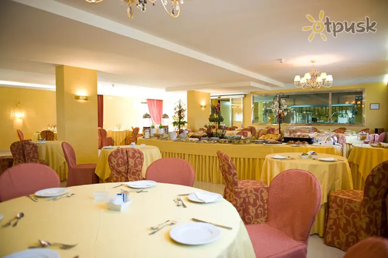 Фото отеля Federiciano Hotel 3* Bari Itālija bāri un restorāni