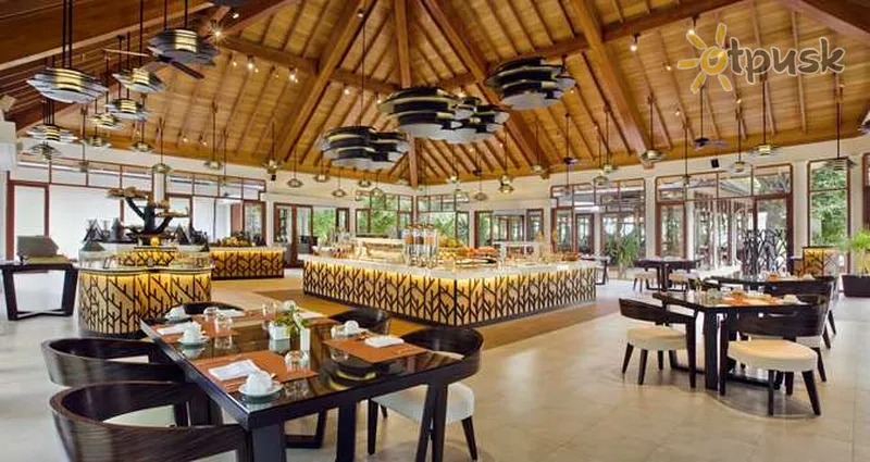 Фото отеля Hilton Seychelles Labriz Resort & Spa 5* par. Siluets Seišelu salas bāri un restorāni