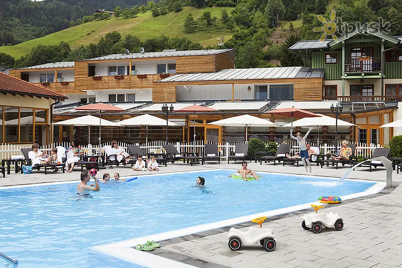 Фото отеля Hagleitner Kinderhotel 4* Cellamzē Austrija ārpuse un baseini
