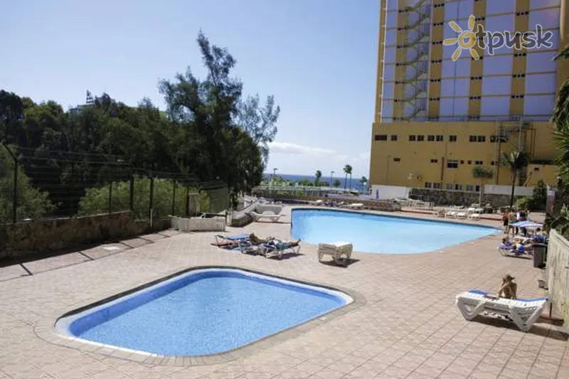 Фото отеля Corona Roja Apartamentos 2* par. Grankanārija (Kanāriju salas) Spānija ārpuse un baseini