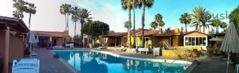 Фото отеля Los Almendros Bungalows Resort 3* par. Grankanārija (Kanāriju salas) Spānija ārpuse un baseini