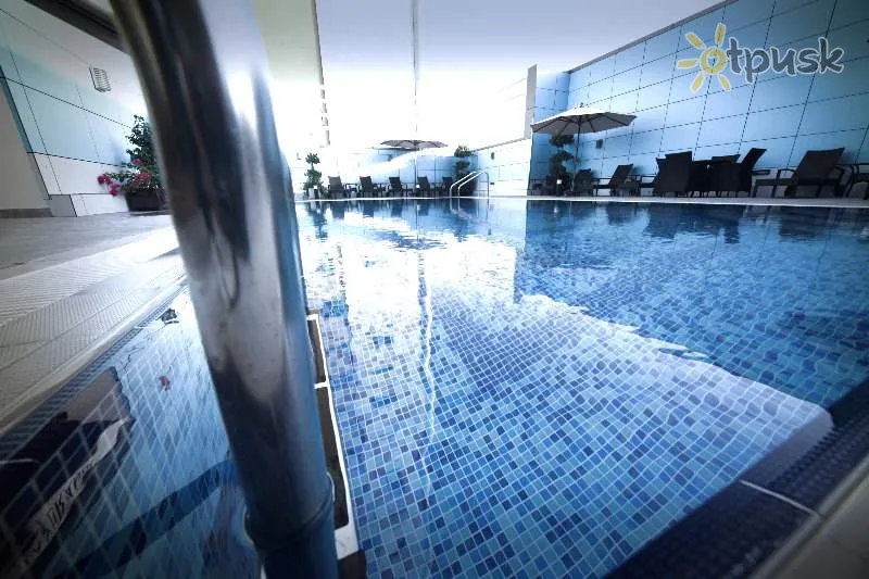 Фото отеля Copthorne Hotel Sharjah 4* Шарджа ОАЭ экстерьер и бассейны
