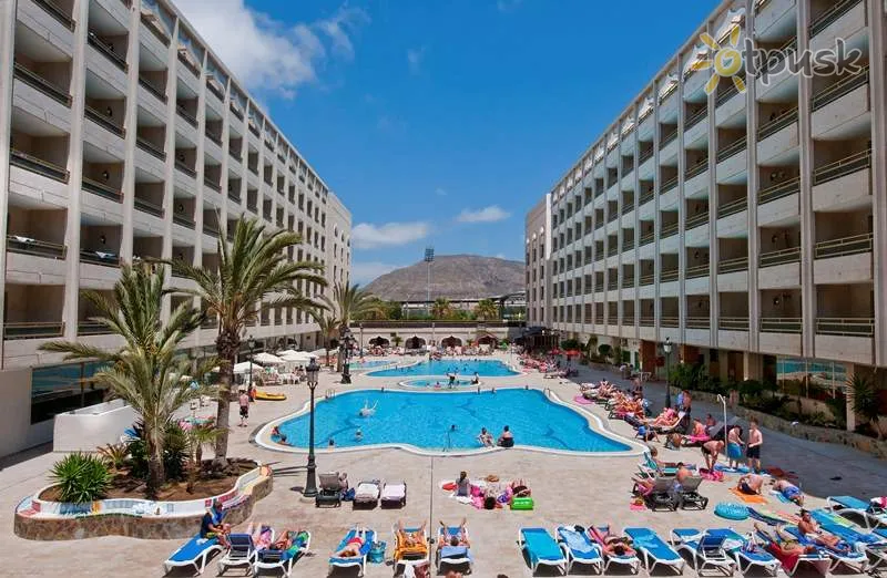 Фото отеля Kn Columbus Aparthotel 3* par. Tenerife (Kanārijas) Spānija ārpuse un baseini