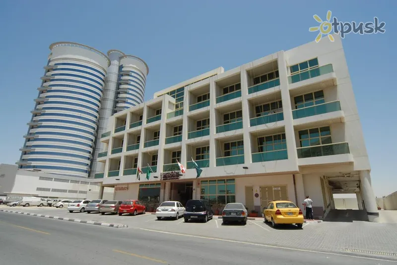 Фото отеля Richmond Hotel Apartments 3* Дубай ОАЭ экстерьер и бассейны