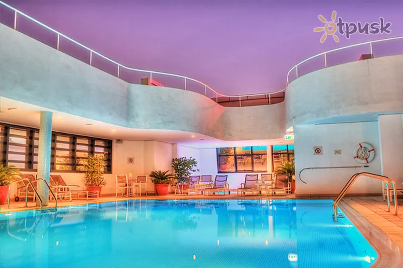Фото отеля Holiday Inn Abu Dhabi 4* Абу Дабі ОАЕ екстер'єр та басейни