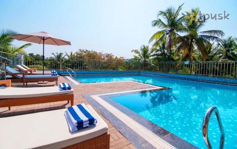 Фото отеля Meraden Opus 3* Північний Гоа Індія екстер'єр та басейни